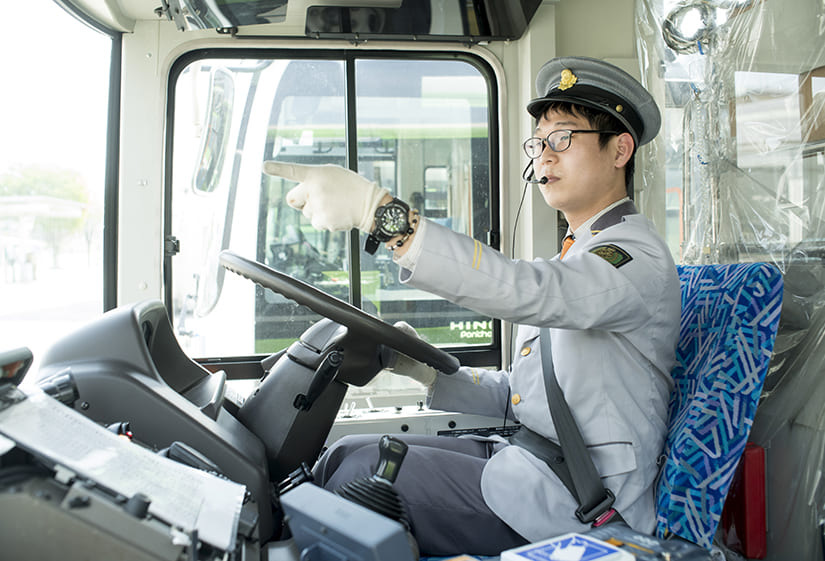 路線バス運転手 辻渕雄大さん