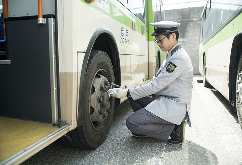 路線バス運転手 辻渕雄大さん